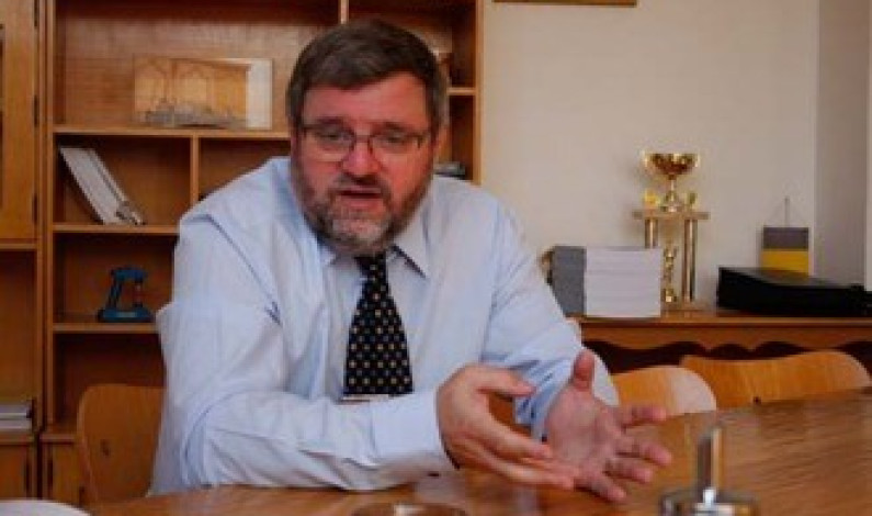 Ioan Bondrea, decanul Faculatii de Inginerie, este noul rector al ULBS Ioan Bondrea, decanul Faculatii de Inginerie, este noul rector al ULBS