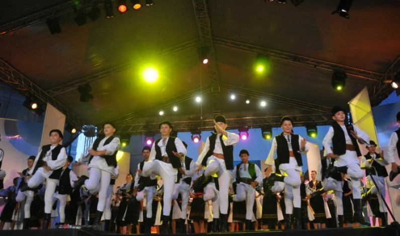 Junii Sibiului participă la Festivalul Internațional de Folclor “Nunta Zamfirei”